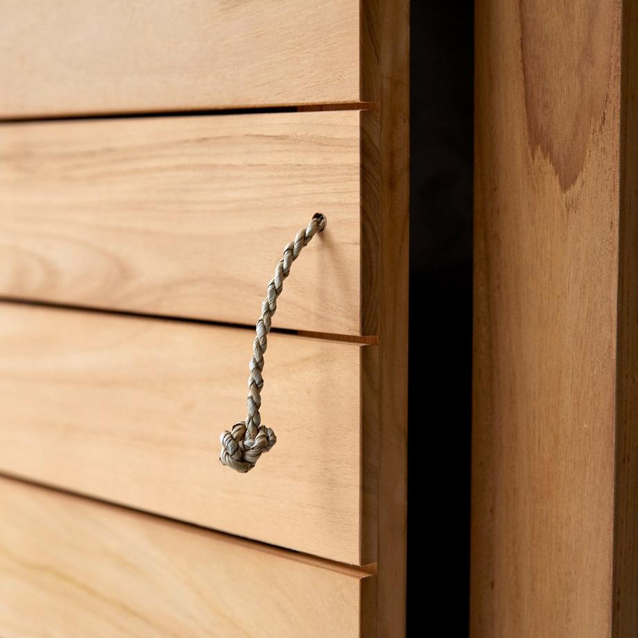 Tikamoon Schmaler Esszimmerschrank aus massivem Teakholz Minimalys  