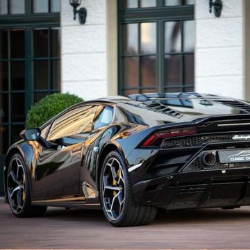 Louer une Lamborghini Huracán EVO - sans limite de Km pour 3 heures (pour 1 personne)