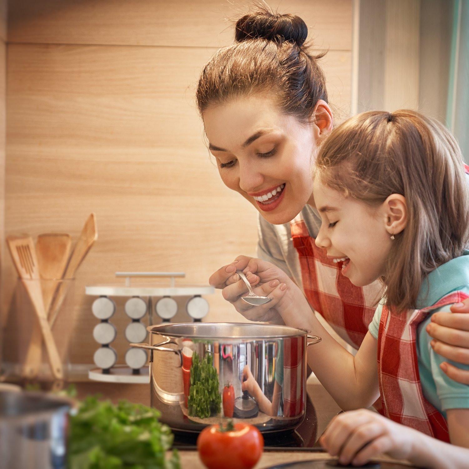 Northix Gewürzregal mit 12 Gewürzgläsern  