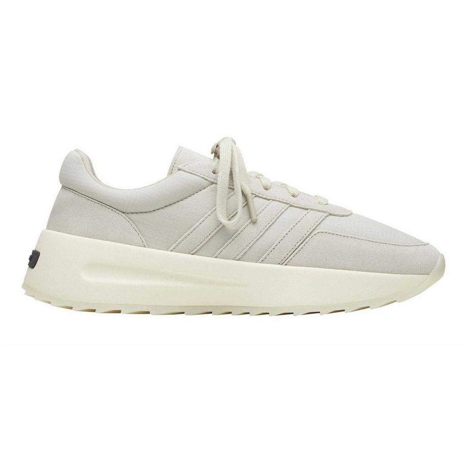 adidas Baskets avec bandes latérales et semelle texturée  