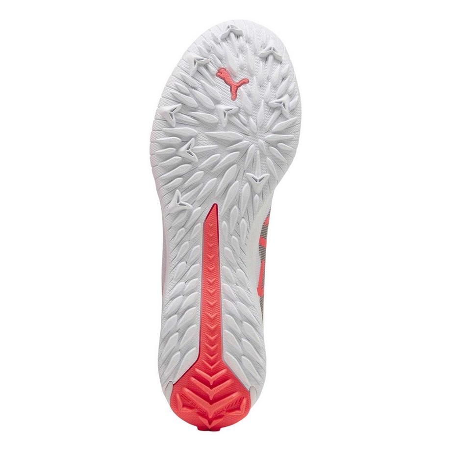 PUMA Chaussures de Foot Ultra 5 Match pour Entraînement sur Gazon  