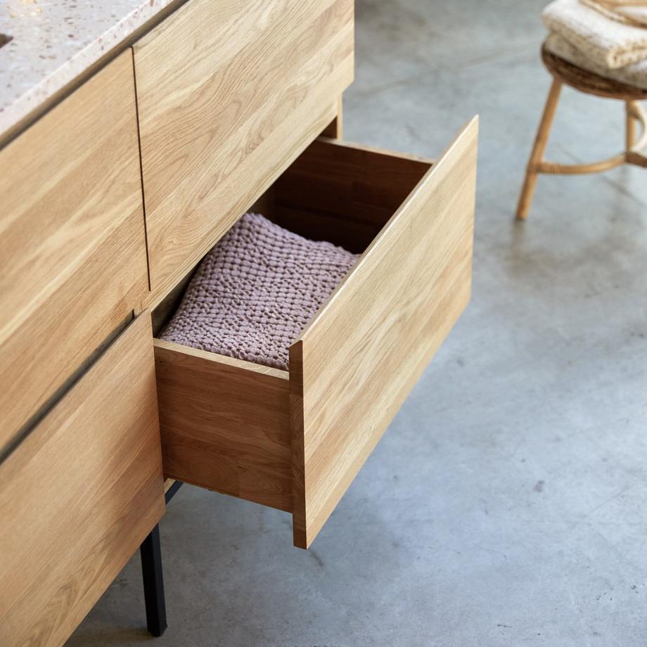 Tikamoon Badezimmermöbel aus massivem Eichenholz und Premium-Terrazzo Pink 120 cm Nova  