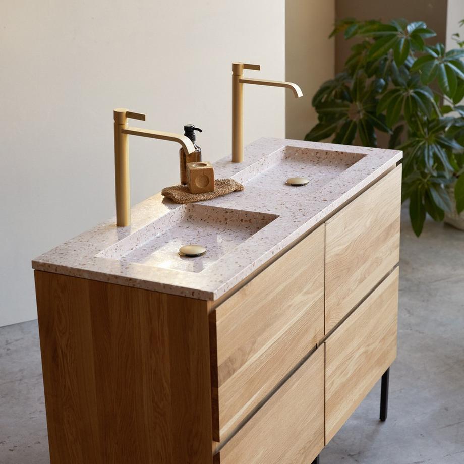 Tikamoon Badezimmermöbel aus massivem Eichenholz und Premium-Terrazzo Pink 120 cm Nova  