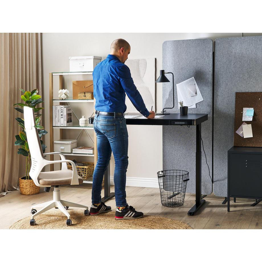 Beliani Schreibtisch elektrisch höhenverstellbar aus Faserplatte Modern KENLY  