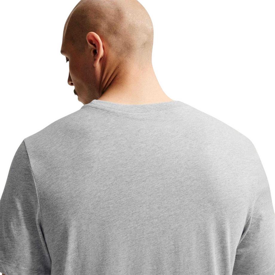 NIKE  Sportswear Club T-Shirt 