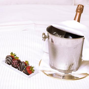 Séjour en Europe : 1 nuit romantique avec petit déjeuner pour 2 personnes - Coffret Cadeau