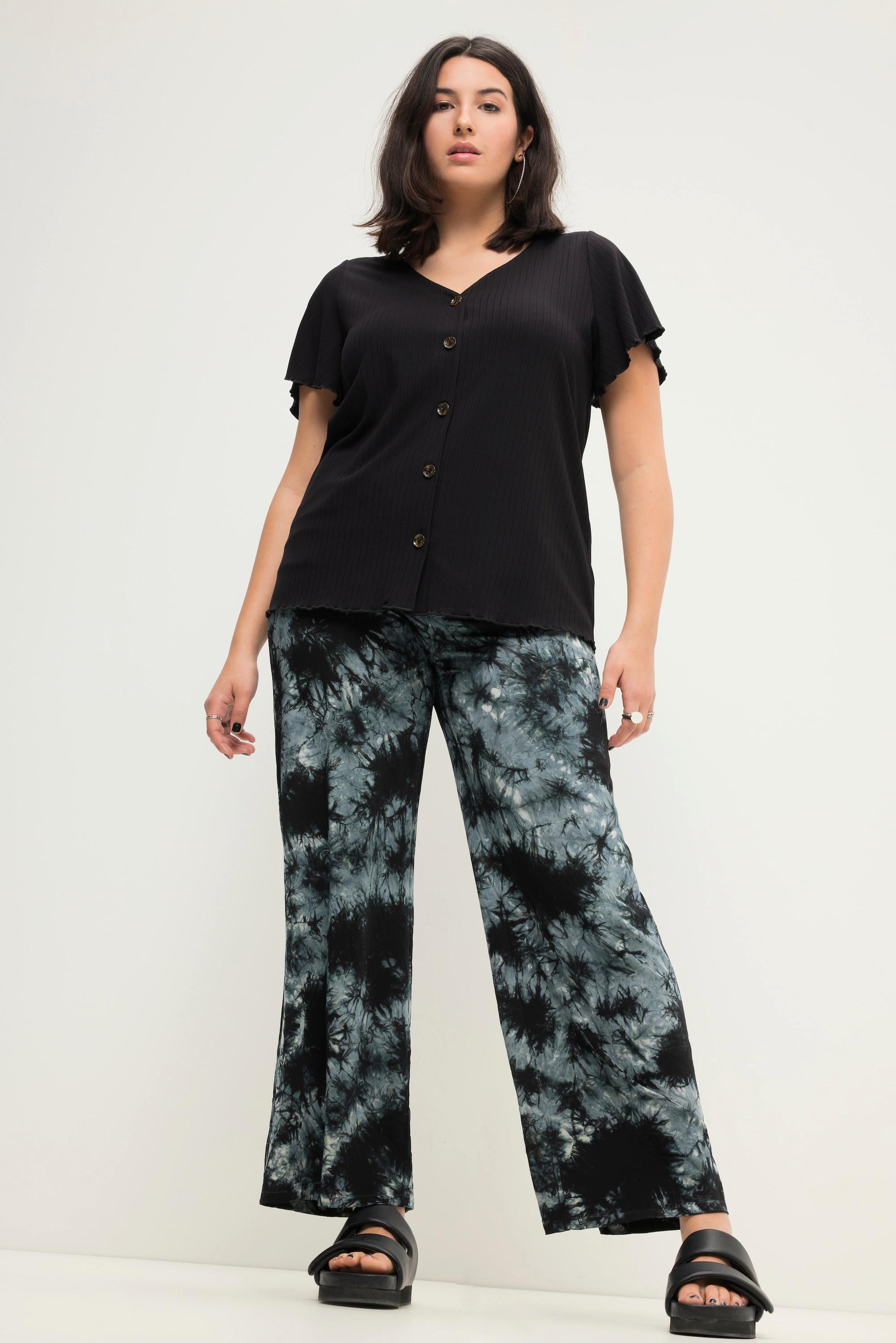 Studio Untold  Pantalon taille haute à jambes larges et taille partiellement élastique. Imprimé batik 