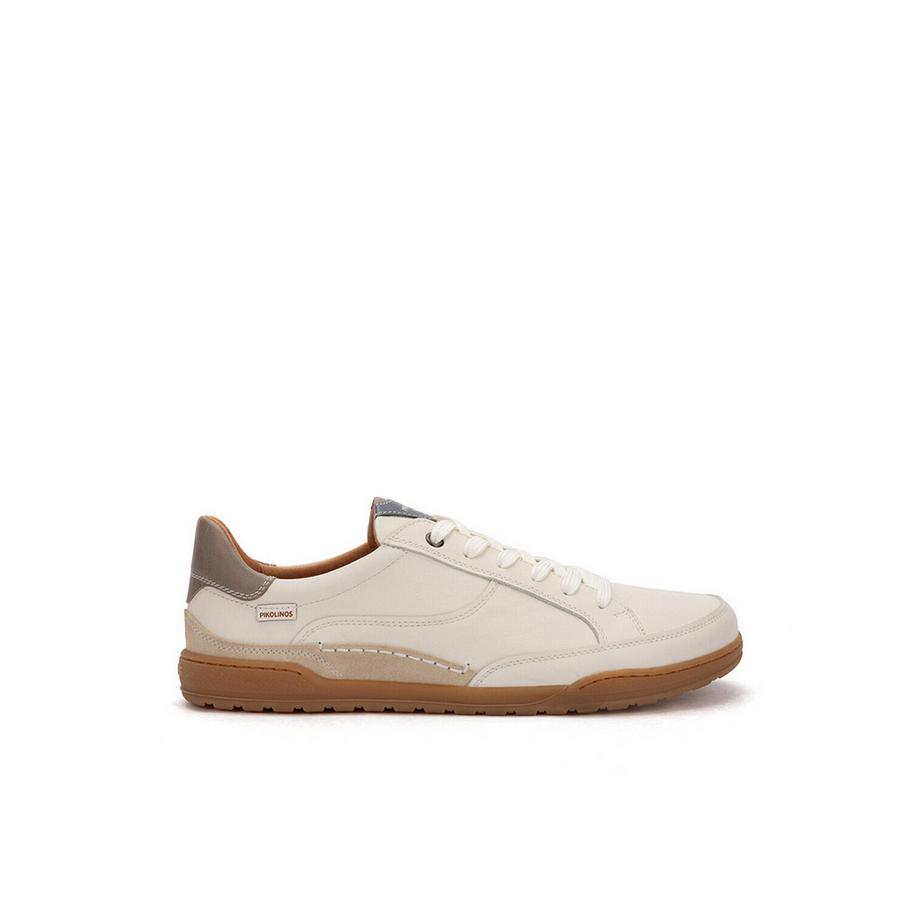 Sneakers arenal