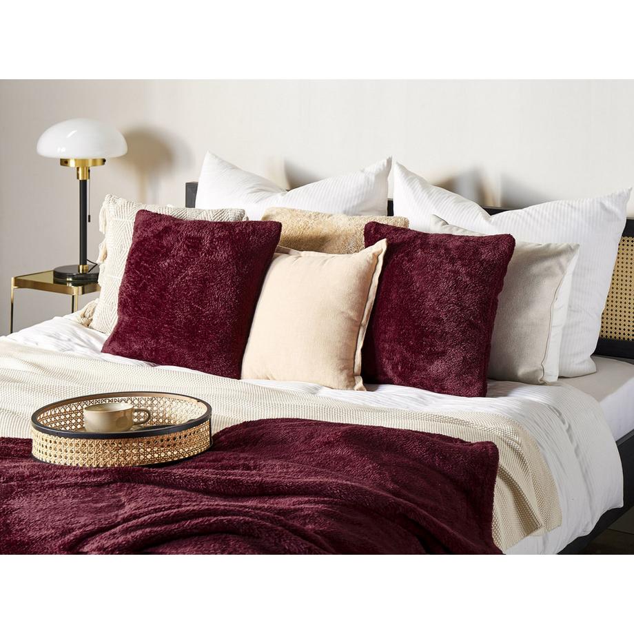 Beliani Coussin en Fourrure synthétique Moderne PILEA  