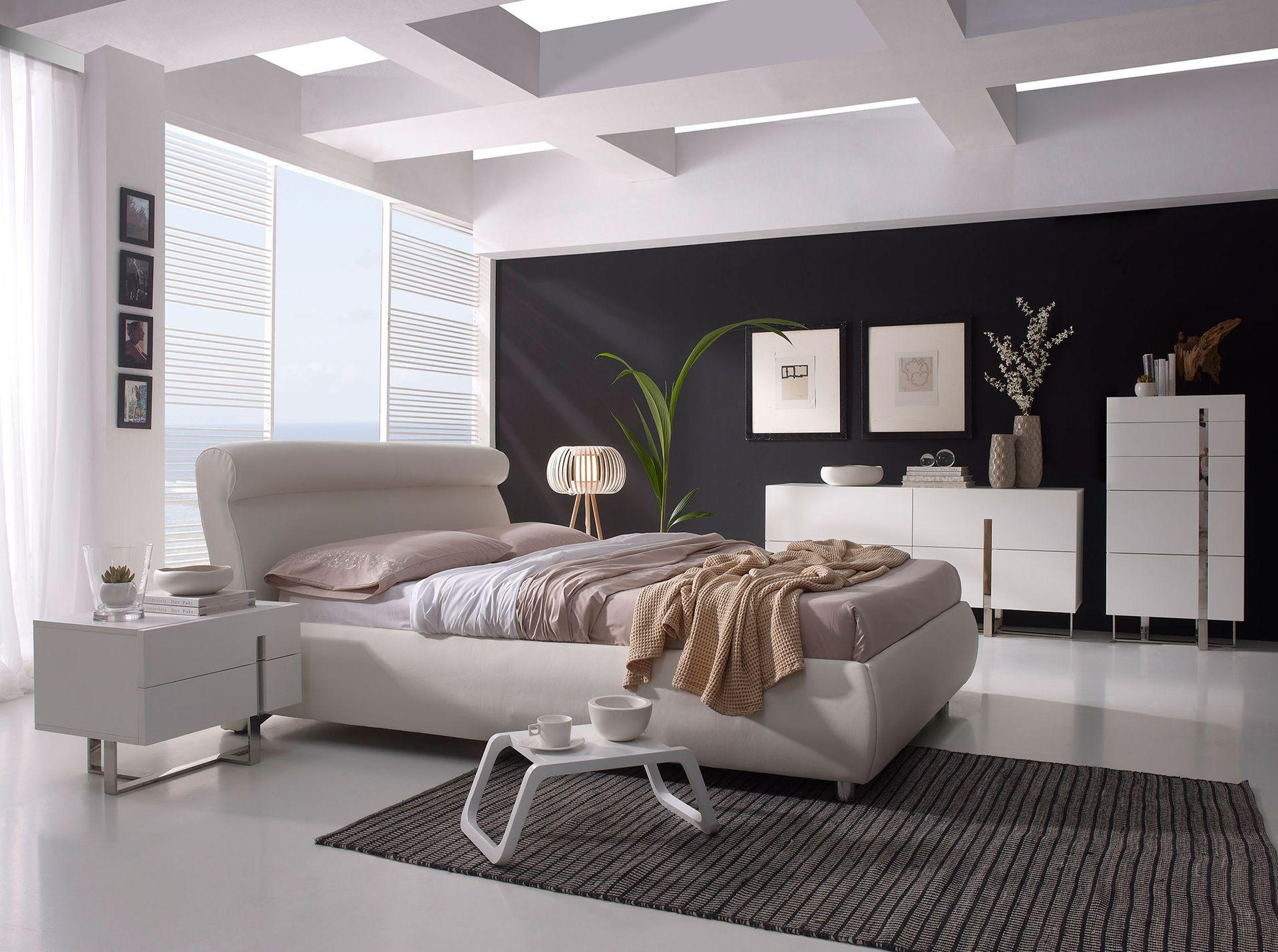 ANGEL CERDA Chiffonnier bois blanc et acier chromé  