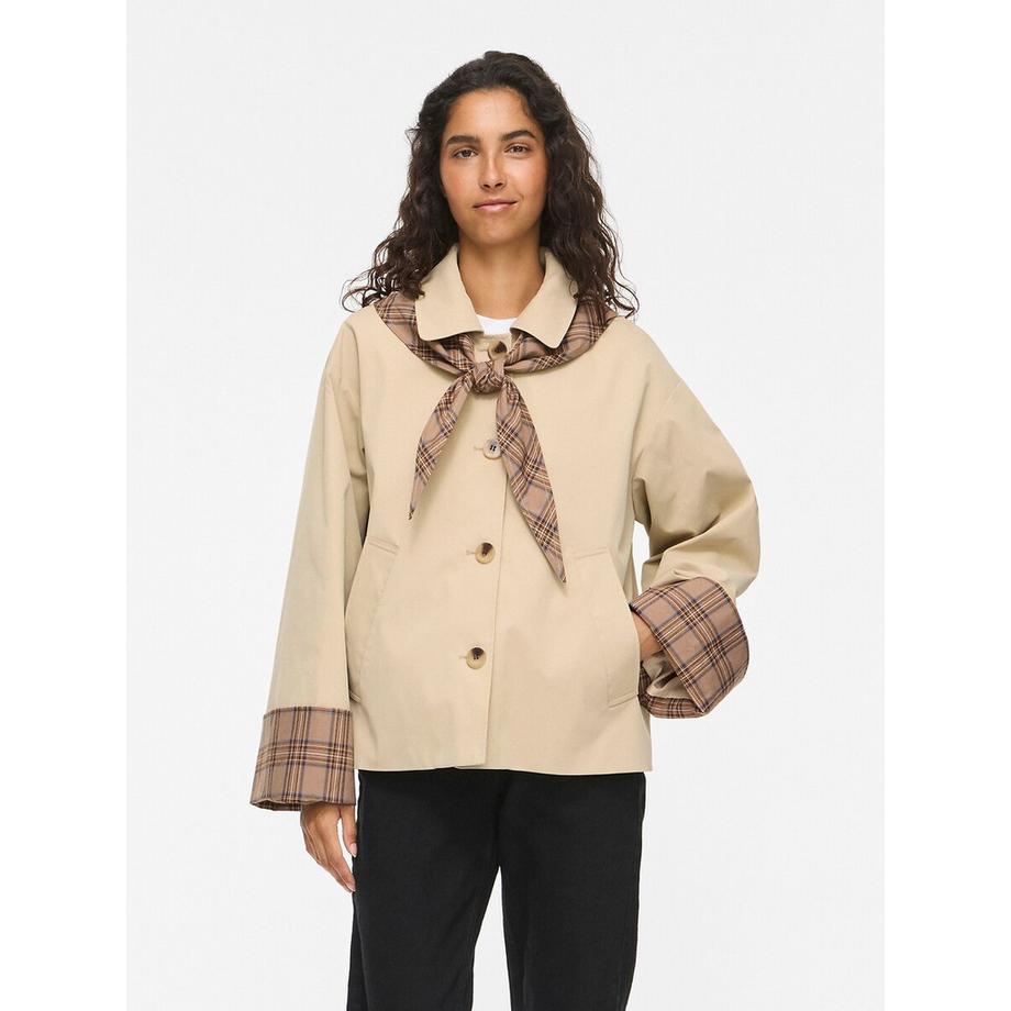 Kurzer Trenchcoat aus zwei Materialien mit Schleife