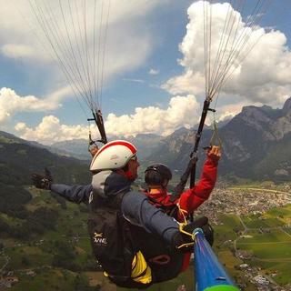 Geschenkidee  Gleitschirmflug Region Heidiland und Prättigau (1-2 Personen) 