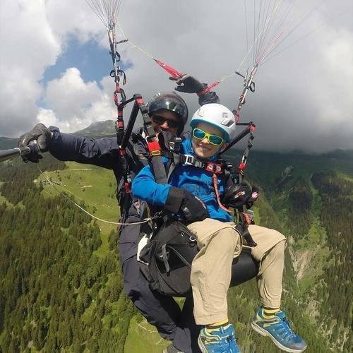 Geschenkidee  Vol en parapente de 15 minutes au-dessus d'Aletsch (pour 1 personne) 