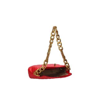 pierre cardin Gesteppte Umhängetasche mit Kettenriemen  