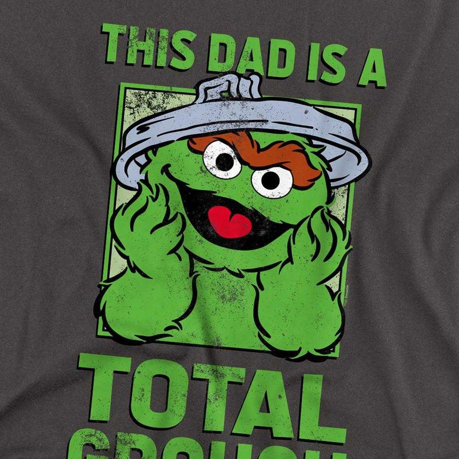 Sesame Street This Dad Is A Total Grouch T-Shirt Manches Longues  
