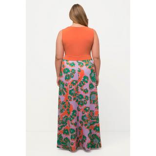 Ulla Popken  Maxi abito di jersey senza maniche con fiori e scollo a V 