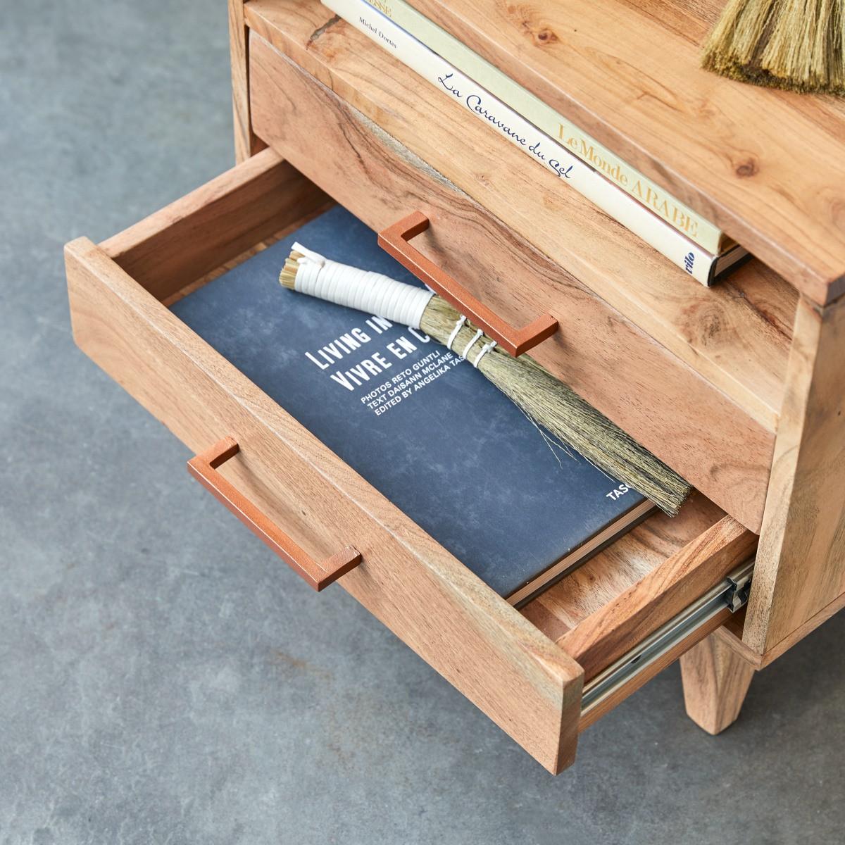 Tikamoon Nachttisch aus massivem Akazienholz Oslo  