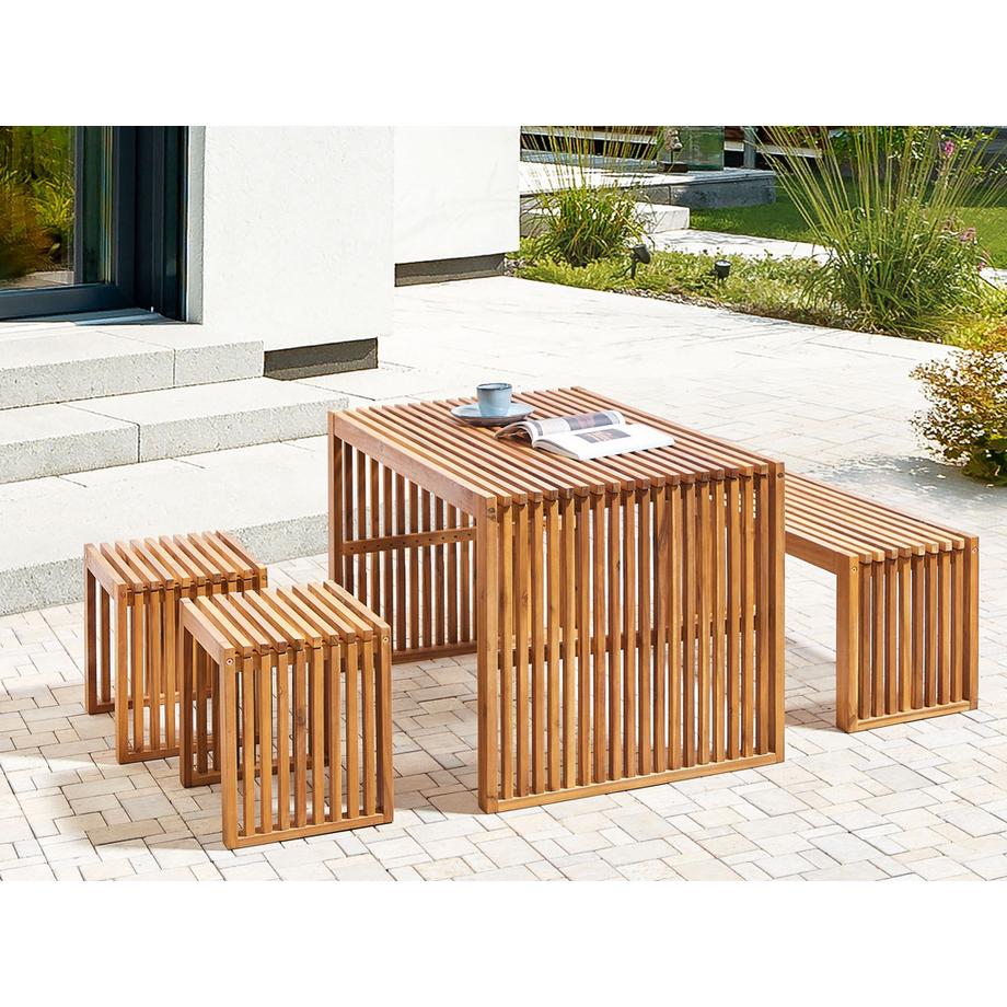 Beliani Tables avec chaises et banc en Acacia  BELLANO  
