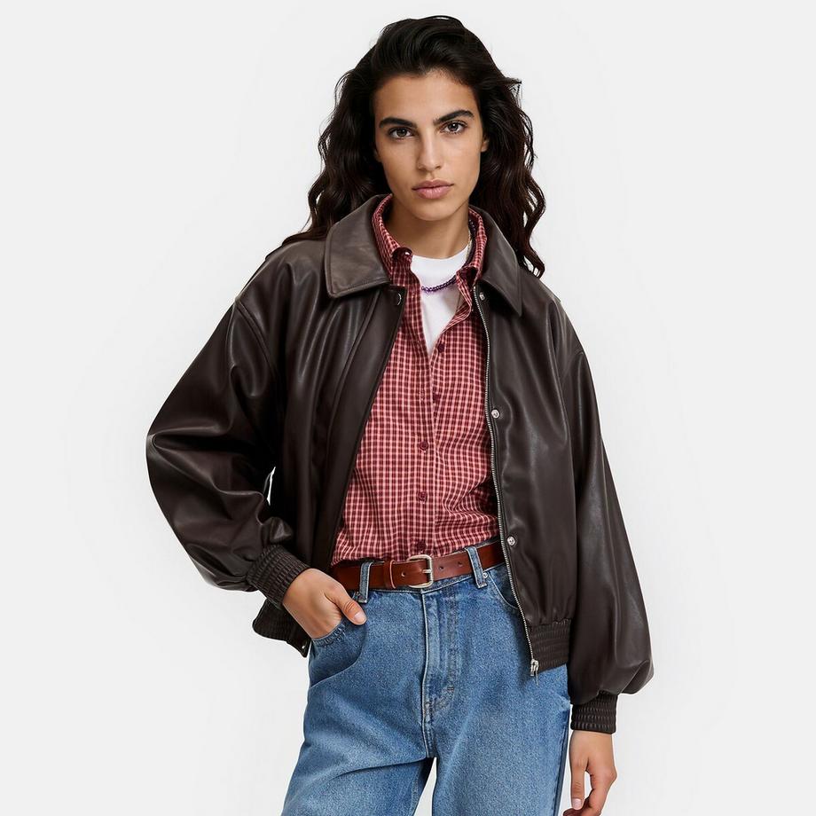 Kurze Jacke aus Kunstleder