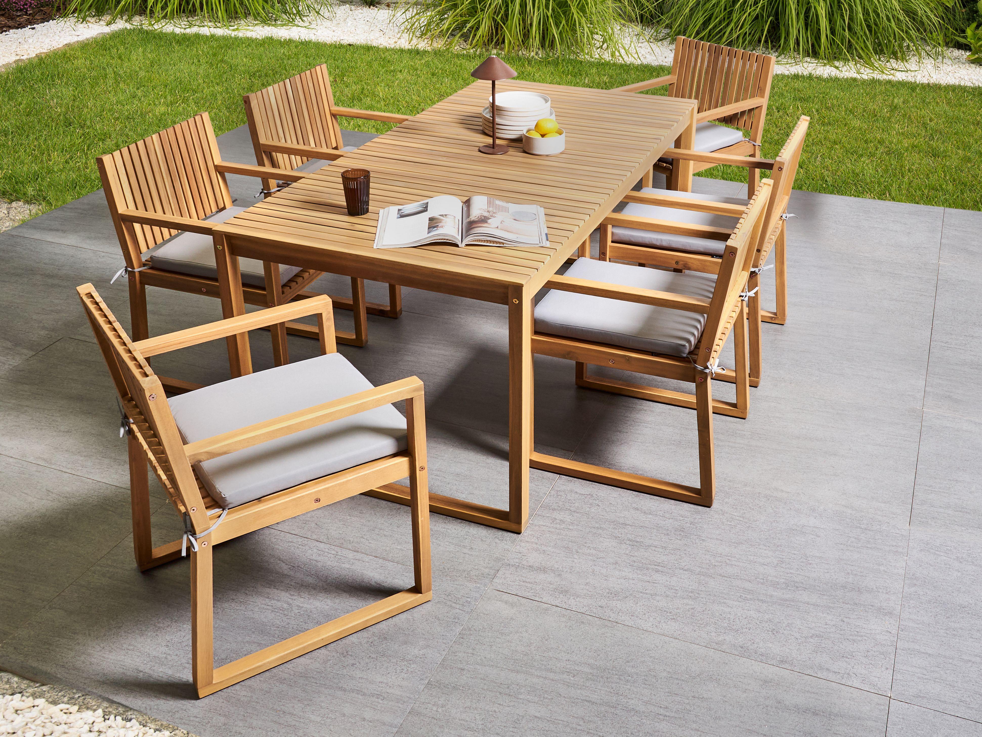 Beliani Set da pranzo per 8 persone en Legno d'acacia certificato FSC® Classico SASSARI PREMIUM  