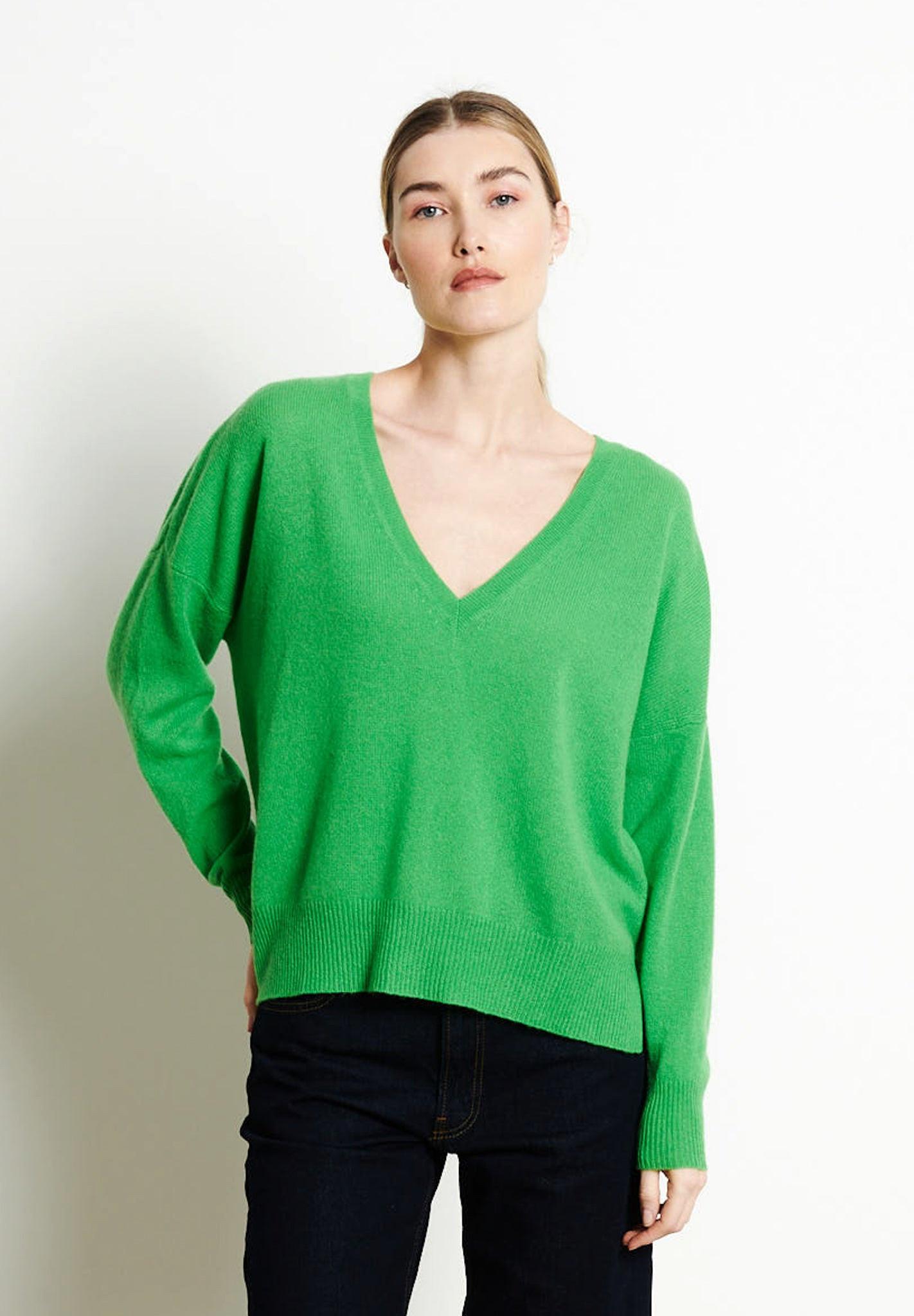 Studio Cashmere8  RIA 3 Maglia profonda oversize con scollo a V - 100% cashmere 