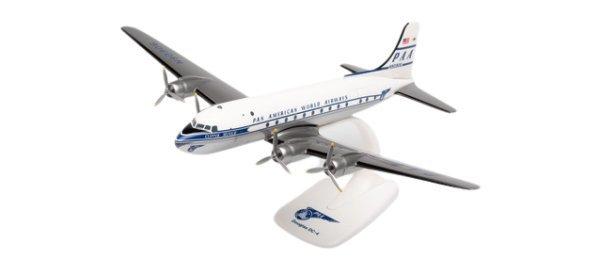 Herpa  Snap-Fit Flugzeugmodell Pan American World Airways Douglas DC-4 N90906 Clipper Munich (1:125) 