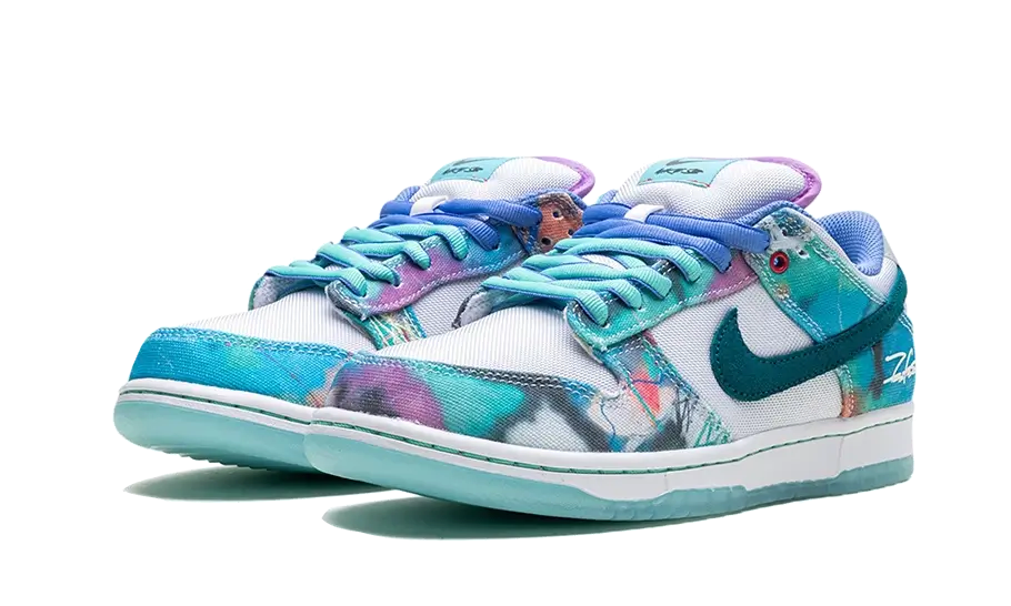 NIKE  SB Dunk Low Futura Laboratories Bleached Aqua 