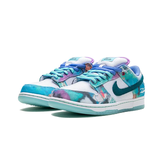 NIKE  SB Dunk Low Futura Laboratories Bleached Aqua 