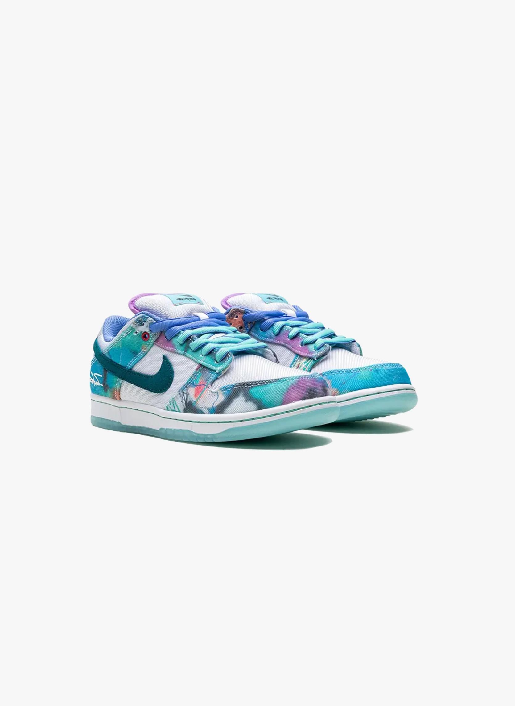 NIKE  SB Dunk Low Futura Laboratories Bleached Aqua 