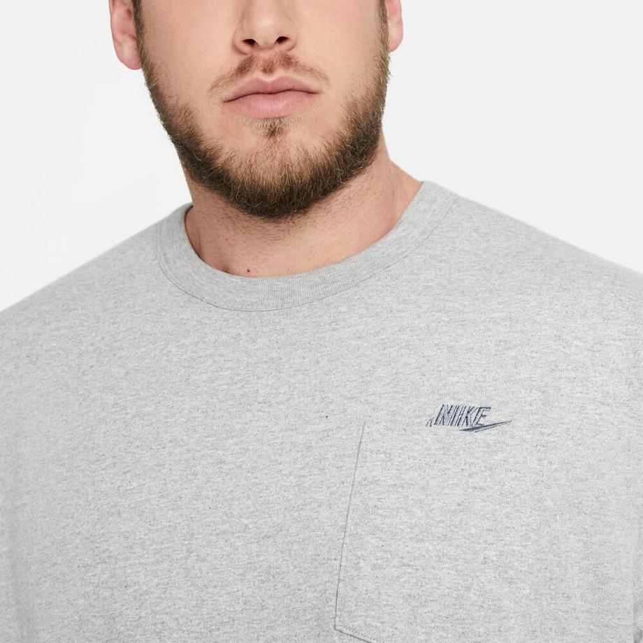 NIKE Sportswear Club-L T-Shirt  