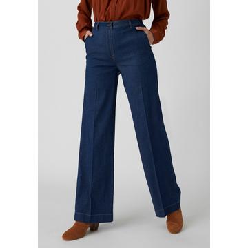 Pantalon denim Climatyl, plis marqués devant, pinces et fausses poches passepoilées au dos.