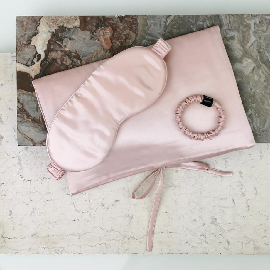 AILORIA  TRAVEL SET BEAUTY S Pochette, masque de nuit et chouchou S en soie 