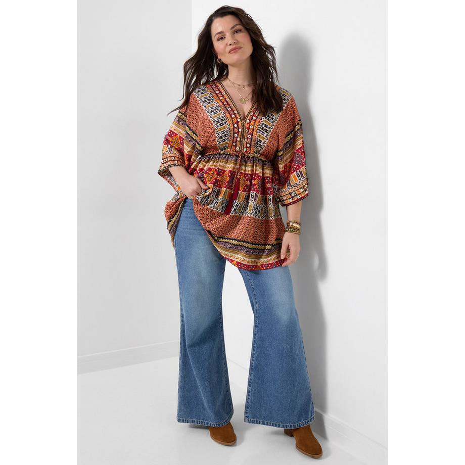 Boho-Tunika-Kleid mit Aztec-Print und Verzierungen