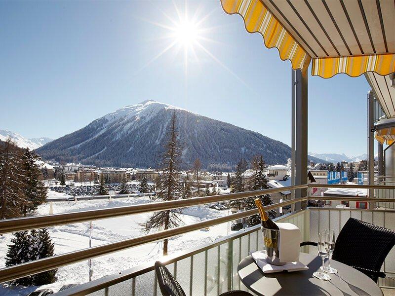 Smartbox  Soggiorno di lusso in un hotel 5* a Davos con cena e Spa per 2 - Cofanetto regalo 