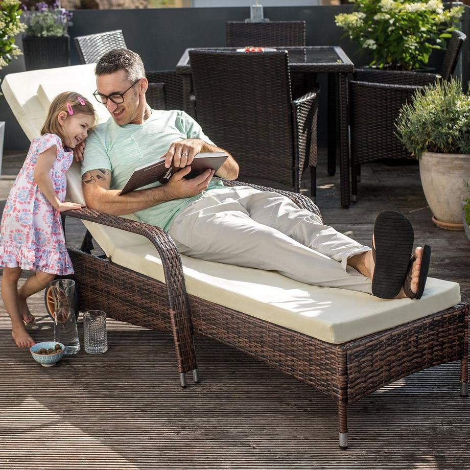 Tectake  Sonnenliege Rattan mit Rollen und Aluminiumgestell 