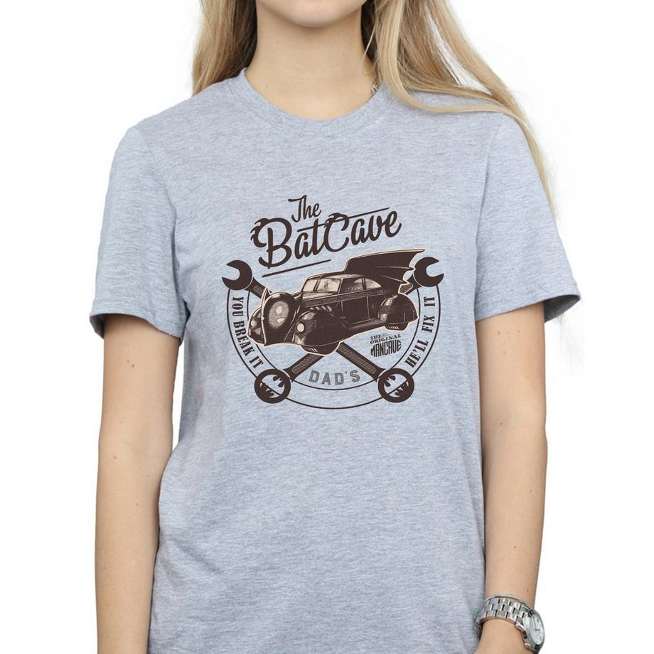 BATMAN  T-ShirtThe Batcave 