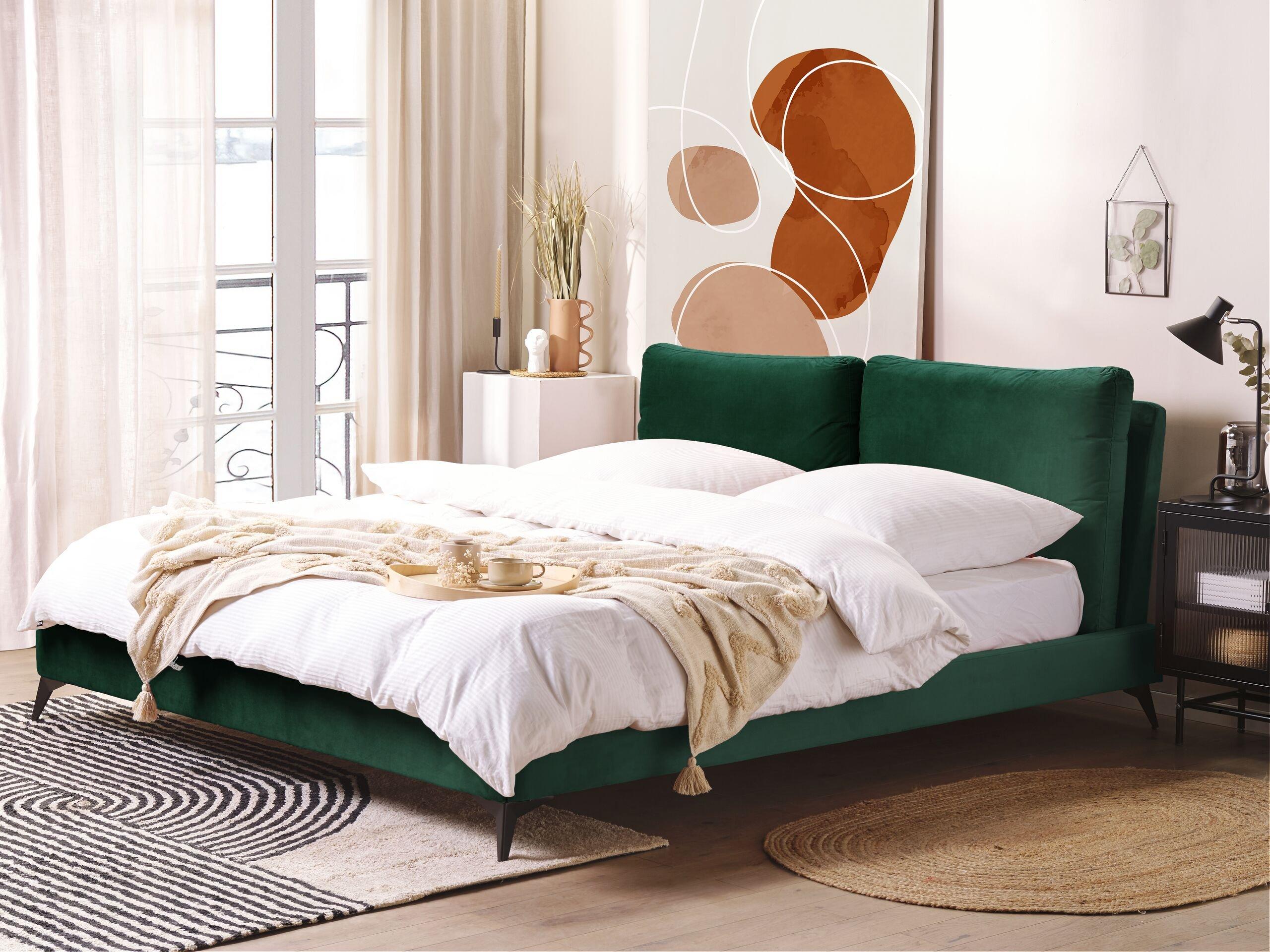 Beliani Bett mit Lattenrost aus Samtstoff Modern MELLE  