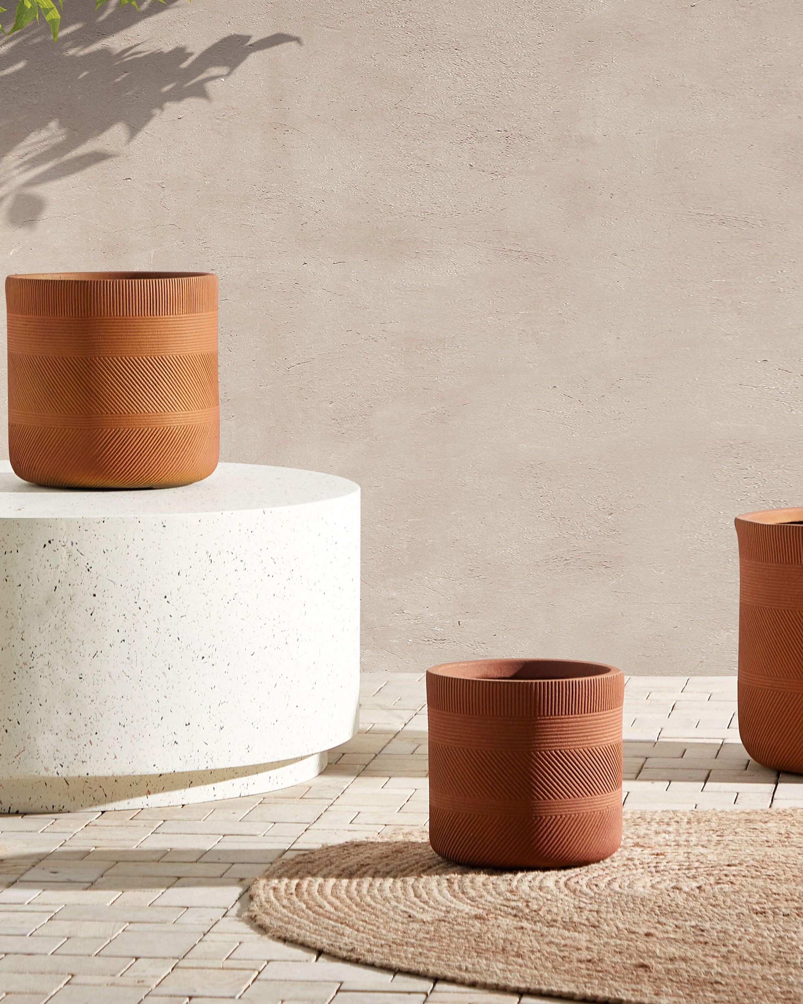 Beliani Blumenkübel aus Lehm-Faser-Mischung Rustikal VOULA  