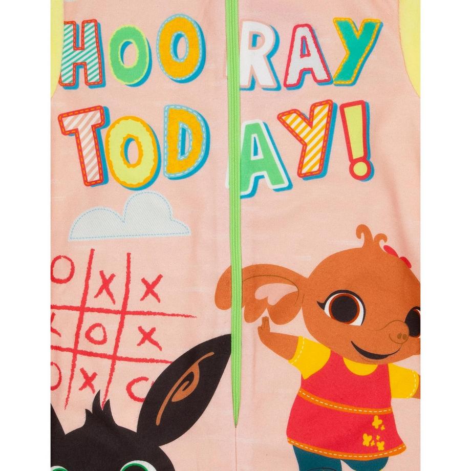 ACAMAR FILMS  Hooray Today Schlafanzug 