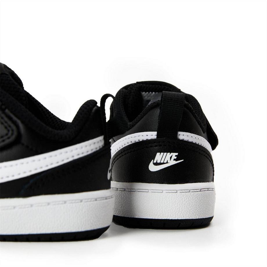 NIKE Baskets Court Borough en Cuir  