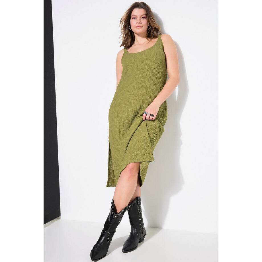 Studio Untold Robe Midi Coupe Droite Tissu Gaufré  