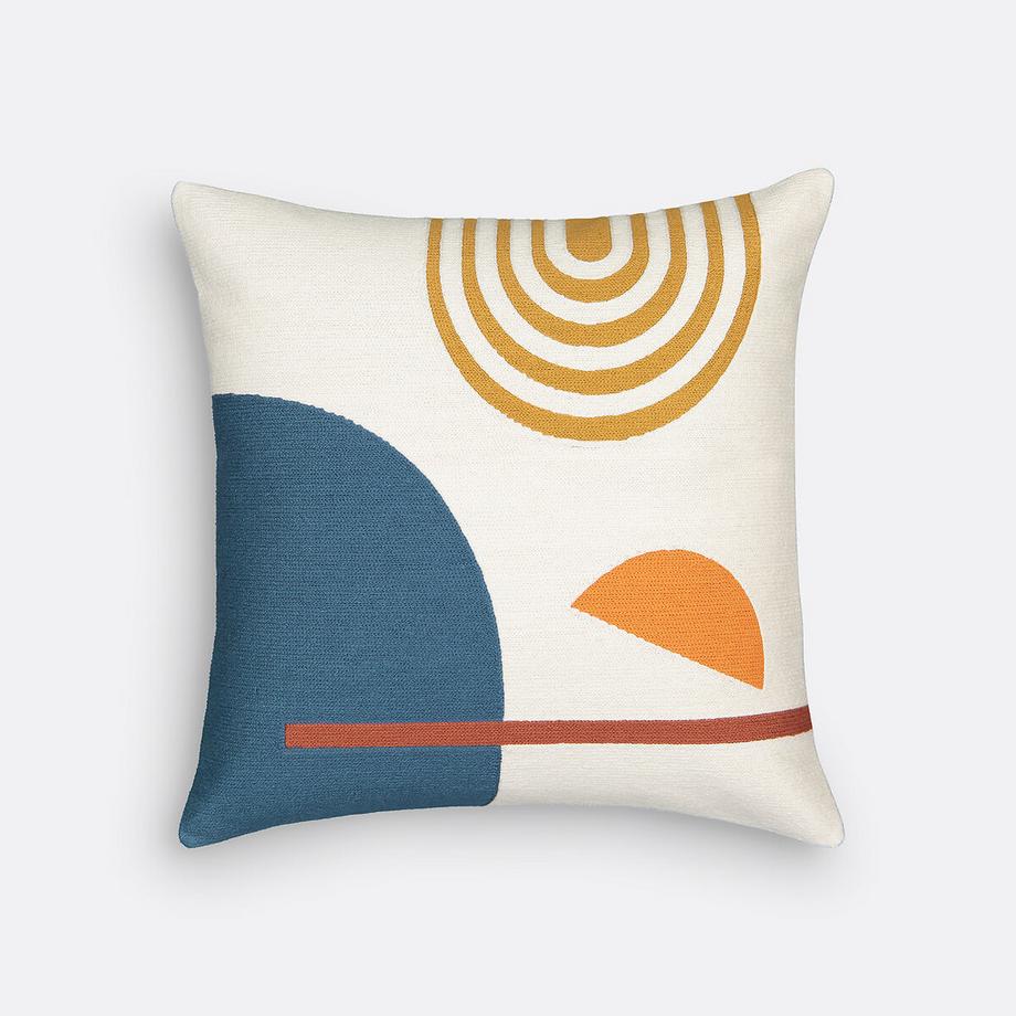 Housse de coussin brodée