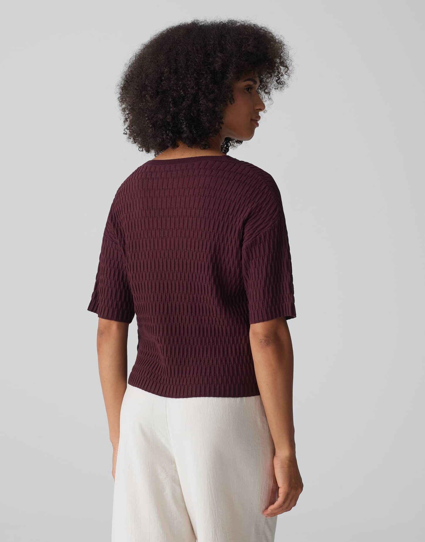 OPUS  T-shirt en tricot Pinu structure Silhouette boxy 