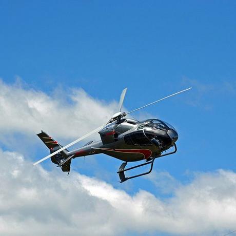 Geschenkidee  Helikopterflug über die Ufer des Genfer Sees (für 4 Pers.) 