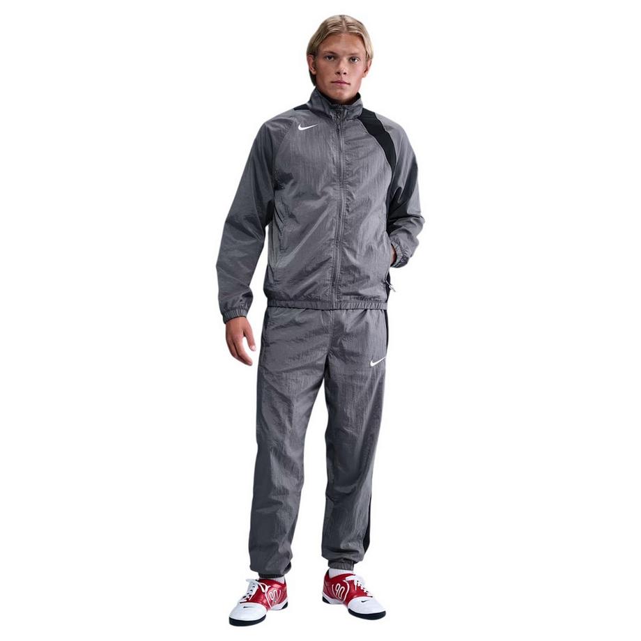 NIKE  Total 90 Trainingsjacke, Wasserabweisend 