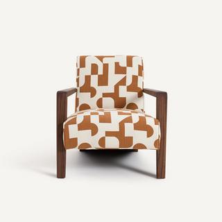 AM.PM Sessel Sanami aus massivem Nussbaumholz  