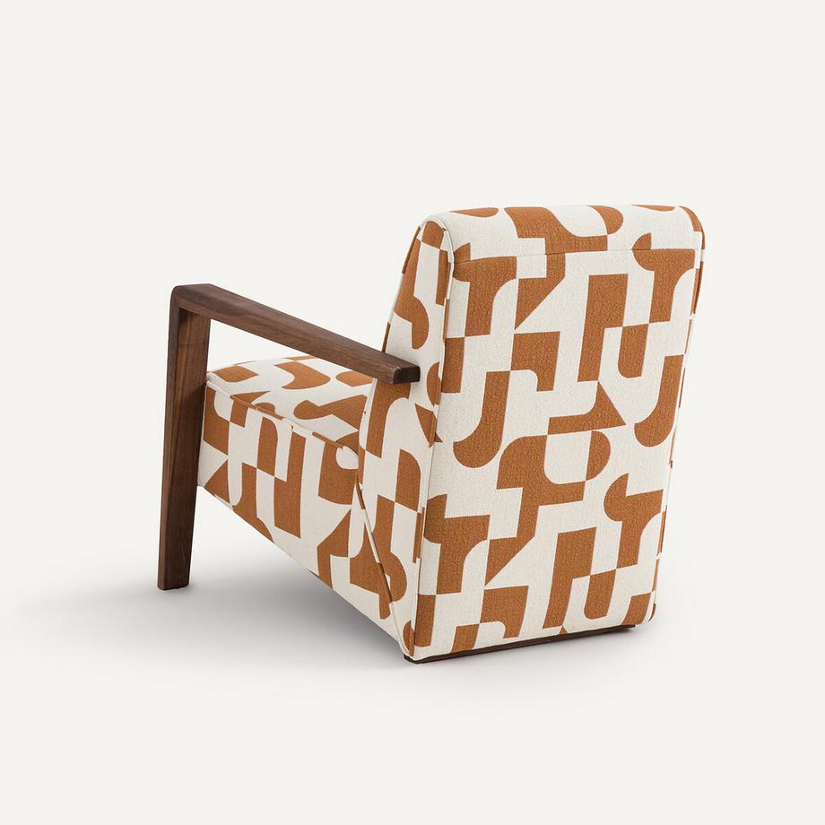 AM.PM Sessel Sanami aus massivem Nussbaumholz  