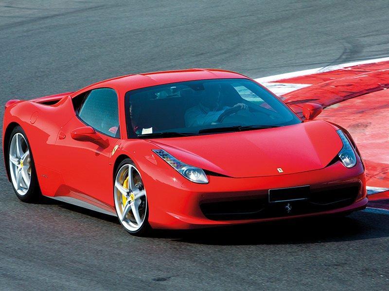 Smartbox  Adrenalin auf der Strecke des Vairano Circuit: 2 Runden am Steuer eines Ferrari F458 Italia - Geschenkbox 