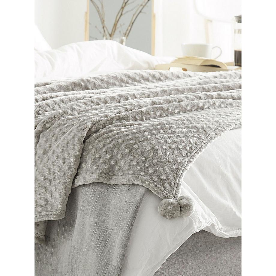 Beliani Couverture en Tissu Scandinave SAMUR  
