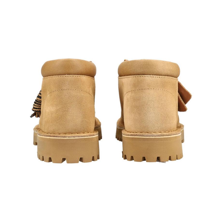Clarks Veloursleder Stiefelette mit kräftiger Sohle  